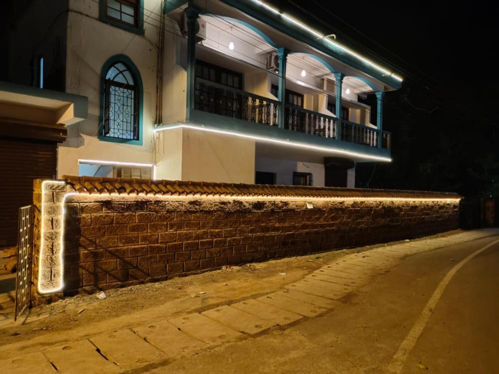 Calangute beach rocks Exterior foto