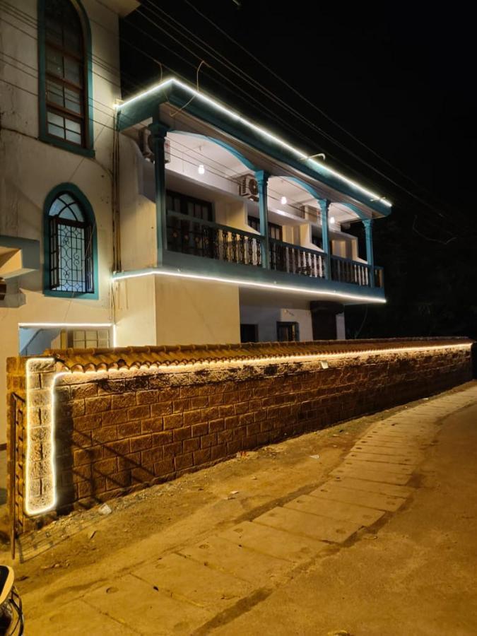 Calangute beach rocks Exterior foto