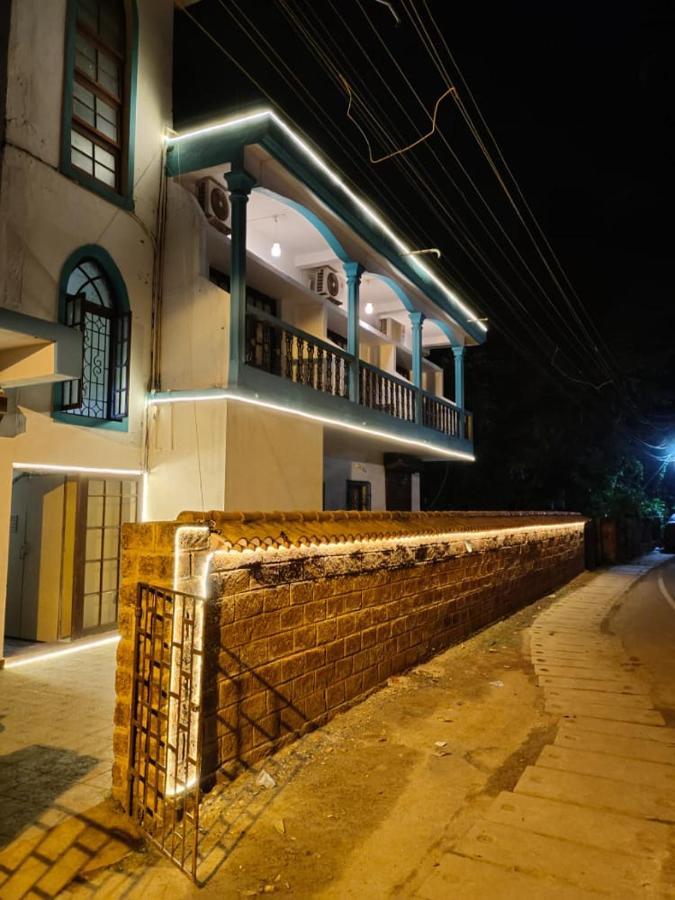 Calangute beach rocks Exterior foto